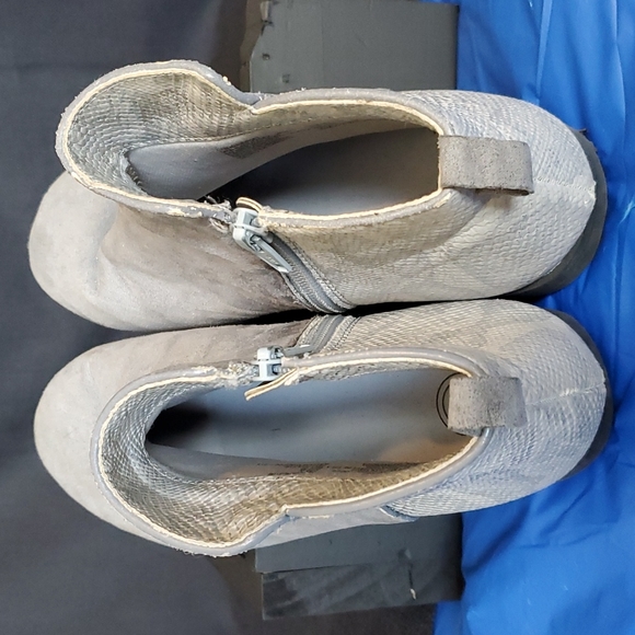 Girls ankle boots gray suade leather zip up. - Picture 4 of 11